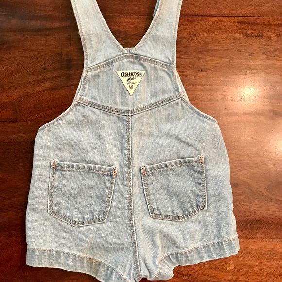 Girls OshKosh Shortalls - sz 18 mos. - Picture 6 of 7